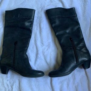 Black boots used a few times leather